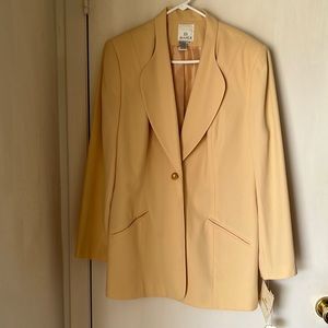 Skirt suit size 16. En Vance. NWT